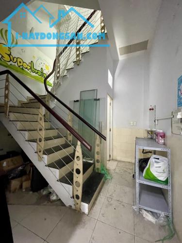 BÁN NHÀ MẶT TIỀN CHỢ LỚN QUẬN 6 - 126M2 -  NHỈNH 24 TỶ - 1