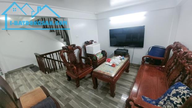 💥 nhỉnh 7tỷ nhà ở cổ Nhuế btl . 5tầng. Mt 4,2m  Gần phố ôtô đỗ cổng nhiều tiện ích. Nhà đ - 1