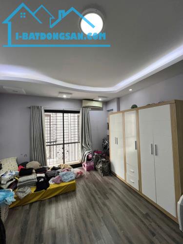 NHÀ ĐẸP VỊ TRÍ KIM CƯƠNG ĐỘI CẤN, BA ĐÌNH 5 TẦNG 39M MT4,4M 9,6 tỷ - 2