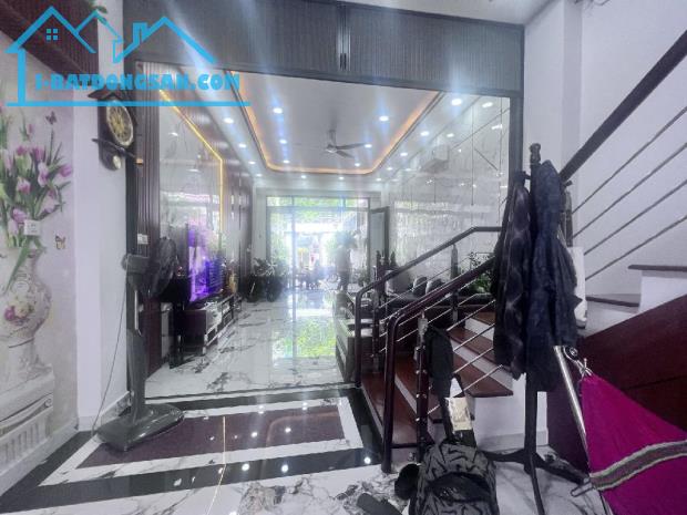 Nhà mặt tiền Hoàng Lê Kha P9 Q6 ngang gần 5m 125m2 4 tầng, đẹp ở ngay, chỉ nhỉnh 18 tỷ TL - 4