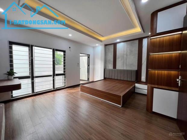 BÁN NHÀ ĐÀO TẤN🔥50M2 x 3T🔥 MT 4M🔥 GẦN PHỐ🔥 Ô TÔ DỪNG ĐỖ 24/7🔥NGÕ THÔNG RỘNG - 3