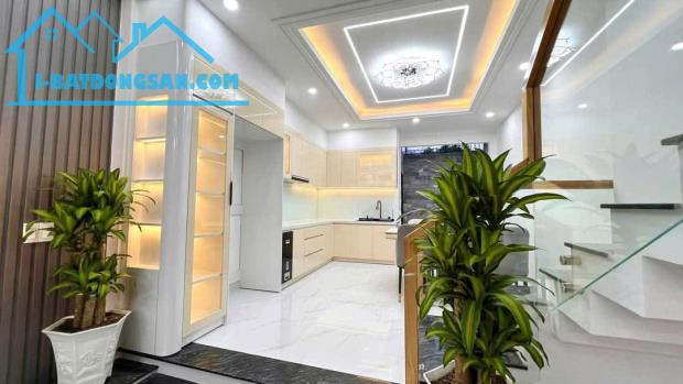 Bán nhà phố  Năm châu P.11 Q.Tân Bình giá ngộp cơ hội sinh lời