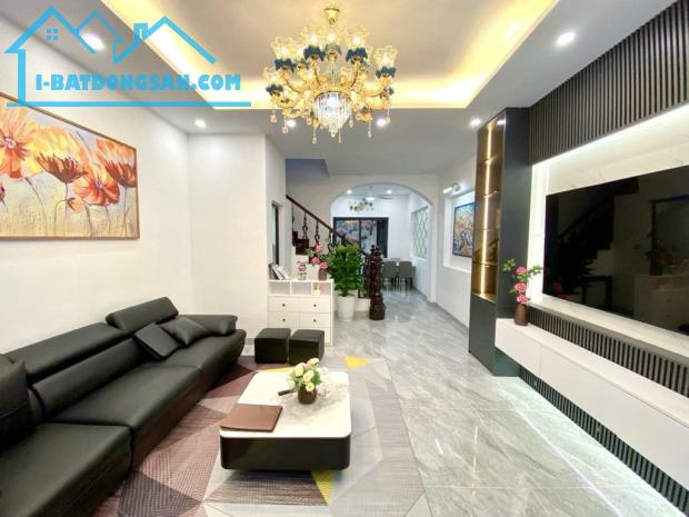 BÁN NHÀ NGUYỄN TRÃI - PHÂN LÔ VIP - Ô TÔ ĐỖ CỬA