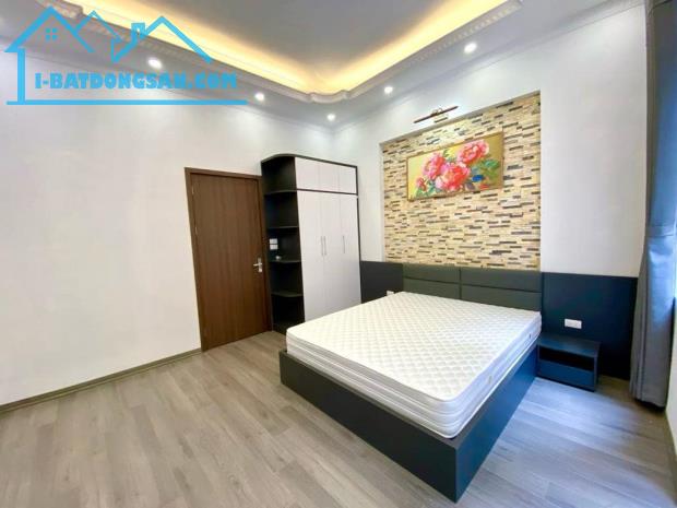 BÁN NHÀ NGUYỄN TRÃI - PHÂN LÔ VIP - Ô TÔ ĐỖ CỬA - 2