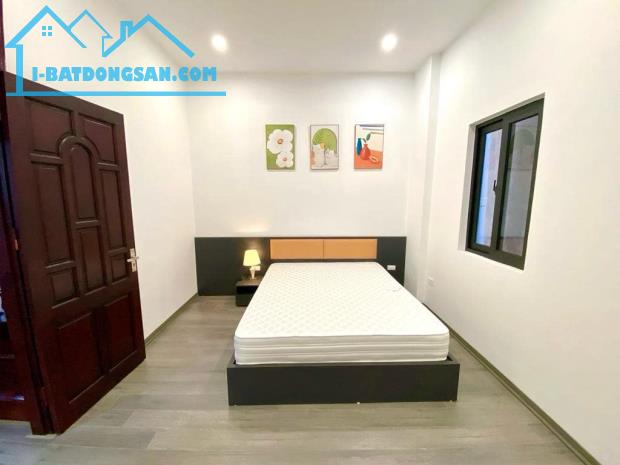 BÁN NHÀ NGUYỄN TRÃI - PHÂN LÔ VIP - Ô TÔ ĐỖ CỬA - 3