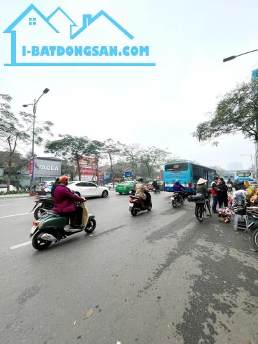 Mặt phố Huỳnh Thúc Kháng, ĐĐ, 3 mặt tiền, kinh doanh đa dạng, vỉa hè 5m, nhỉnh 50 tỷ - 90m - 3