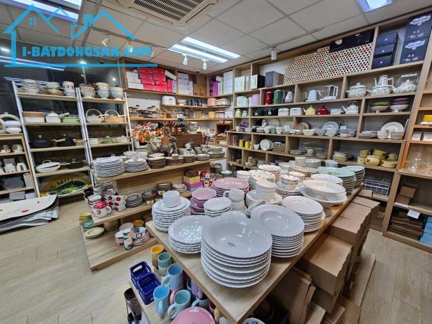 Mặt phố Huỳnh Thúc Kháng, ĐĐ, 3 mặt tiền, kinh doanh đa dạng, vỉa hè 5m, nhỉnh 50 tỷ - 90m - 2