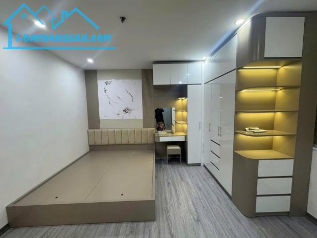 Cần bán căn hộ góc 80m 2 mặt thoáng, nhà mới làm lại nội thất tại KDT Thanh Hà Cienco 5
