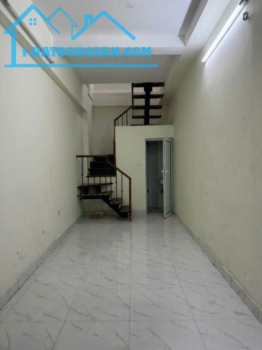 Ba Đình nhà đẹp 24m2 x đổ mái bê tông cả 6 tầng - Cách mặt phố 20M - Ngõ thông. - 2