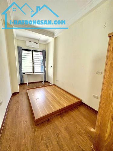 Ba Đình nhà đẹp 24m2 x đổ mái bê tông cả 6 tầng - Cách mặt phố 20M - Ngõ thông.