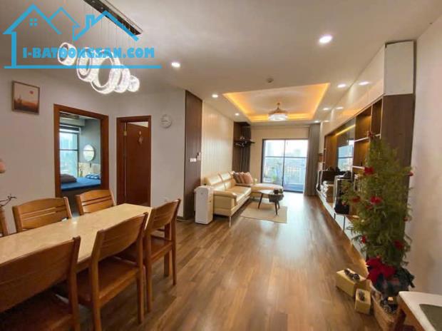 Bán căn hộ chung cư Ngoại Giao Đoàn – 93m2 ( 3PN – giá 7,6 tỷ) và 185m2 ( 4PN – giá 15 tỷ)