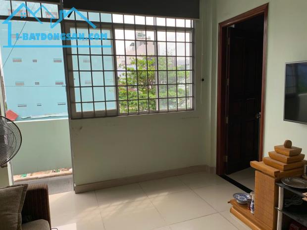 Bán rẻ căn hộ 60m2 chung cư 212 Nguyễn Trãi Q1 TP.HCM - 1