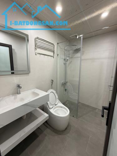 NHÀ ĐẸP Ở LUÔN - CÁN BỘ VỀ HƯU CÁCH MẤY BƯỚC RA PHỐ - NGÕ NGUYÊN LÝ Ô TÔ QUAY ĐẦU - TIỆN Í