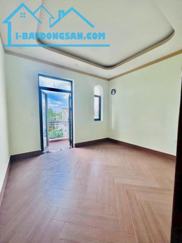 Gấp, NHÀ BÁN ngay chợ Long Trường, NDTrinh, Tp. TĐ Chỉ cần 2ty5 mua ngay, NHÀ 3 lầu,4PN - 4