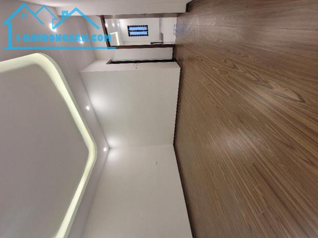 Siêu phẩm Hồng Tiến, 5 tầng, 35m2 ngõ thông ô tô, đủ nội thất, giá 6 tỷ hơn - 2