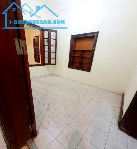 Cho thuê nhà làm CHDV, homestay, VP ở Đội Cấn, Ba Đình 112m, 3PN2VS giá 15tr - 2