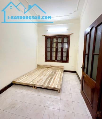 Cho thuê nhà làm CHDV, homestay, VP ở Đội Cấn, Ba Đình 112m, 3PN2VS giá 15tr