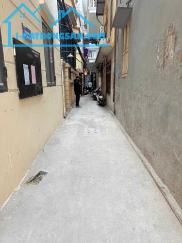 NHÀ ĐẸP THUỴ KHUÊ Ở LUÔN, CÁCH 1 NHÀ RA MẶT PHỐ, MẶT TIỀN RỘNG, NGÕ NÔNG , HIẾM 10M RA PHỐ - 1