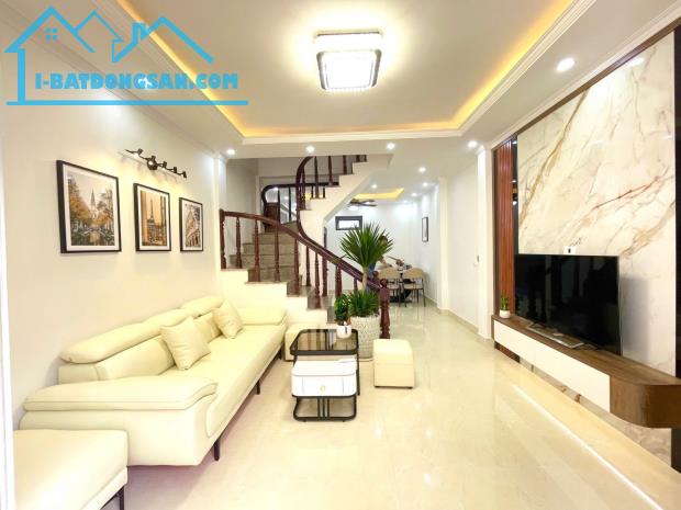Bán nhà đường Kim Giang, Hoàng Mai, nhà đẹp full nội thất, ngõ rộng, rất gần ô tô tránh - 2
