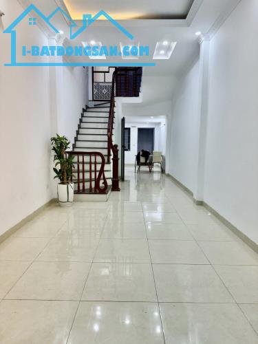 Bán nhà đẹp ngõ 298 Ngọc Hồi, gần phố, 48m, 4 tầng, 3 thoáng, giá rẻ hơn 5 tỷ rưỡi - 2