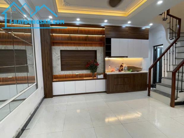 Bán nhà Thuỵ Khuê – 36m2 – 4 tầng – Mặt tiền rộng – 9,3 tỷ (có thương lượng) - 1