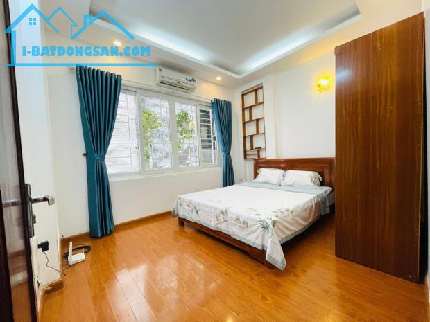 BÁN TÒA NHÀ CCMN HOÀNG HOA THÁM, BA ĐÌNH, 6 TẦNG THANG MÁY, 13 PHÒNG, DT 840 TR 1 NĂM.