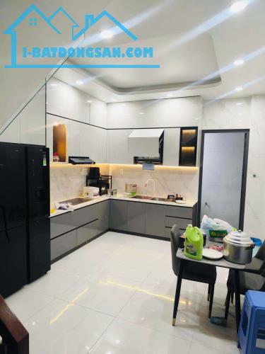 Nhà mới 100% - Quận 10 - Hẻm ôtô 7 chổ - Gần mặt tiền - Không Quy Hoạch - 4 tầng - Chỉ 12 - 4
