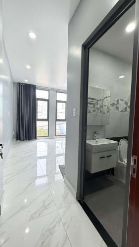 Nhà mới 100% - Quận 10 - Hẻm ôtô 7 chổ - Gần mặt tiền - Không Quy Hoạch - 4 tầng - Chỉ 12 - 2