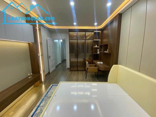 NHÀ ĐẸP FULL NỘI THẤT VĂN QUÁN HÀ ĐÔNG - 34M 5 TẦNG 3 NGỦ MÀ GIÁ CHỈ HƠN 6 TỶ XÍU