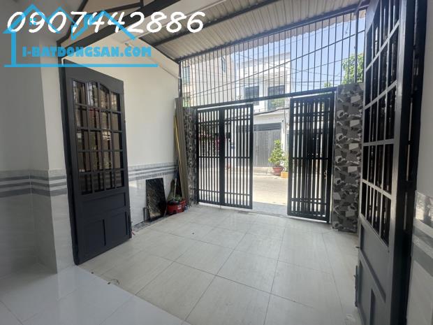 NHÀ MẶT TIỀN LÂM THỊ HỐ QUẬN 12 – CÓ HẺM HÔNG ĐẬU XE HƠI – GIÁ CHỈ HƠN 4 TỶ - 3