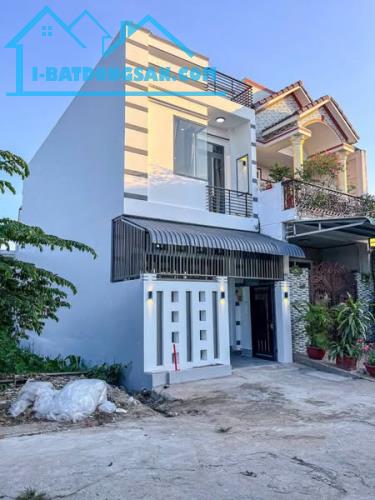 Bán nhà trệt 1 lầu giá dưới 3 tỉ hẻm gỗ Nam Phát P long tuyền bình thủy TPCT