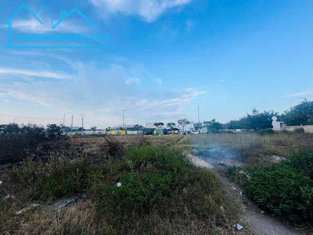 Bán đất 2 MT Đường Nguyễn Phạm Tuân _ Ngũ Hành Sơn_ 175m2_ 10.5 tỷ.