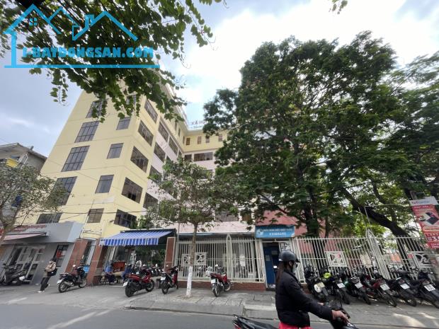 🏡BÁN ĐẤT TẶNG NHÀ TRUNG TÂM PHỐ GẦN DH DUY TÂN - DT KHỦNG 180M2 NGANG 8.5M CHỈ 7.X TỶ