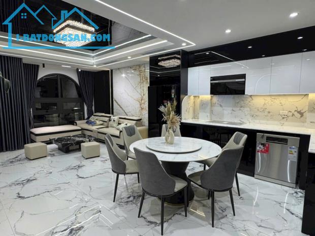 Bán gấp nhà phố Lâm Hạ, 62m, phân lô VIP, thoáng vĩnh viễn, hơn 10 tỷ.