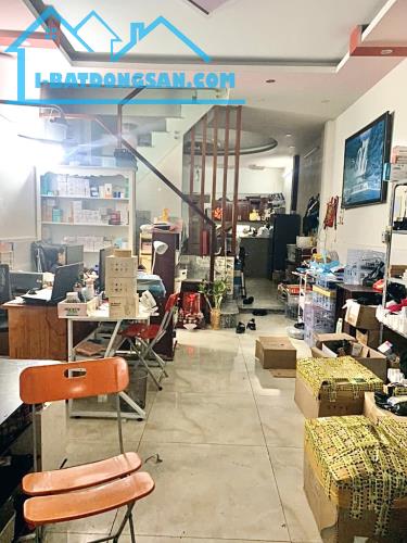 Bán nhà nở hậu tài lộc Luỹ Bán Bích, Q. Tân Phú, DT 81m2 (4.4x18m)