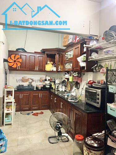 Bán nhà nở hậu tài lộc Luỹ Bán Bích, Q. Tân Phú, DT 81m2 (4.4x18m) - 4
