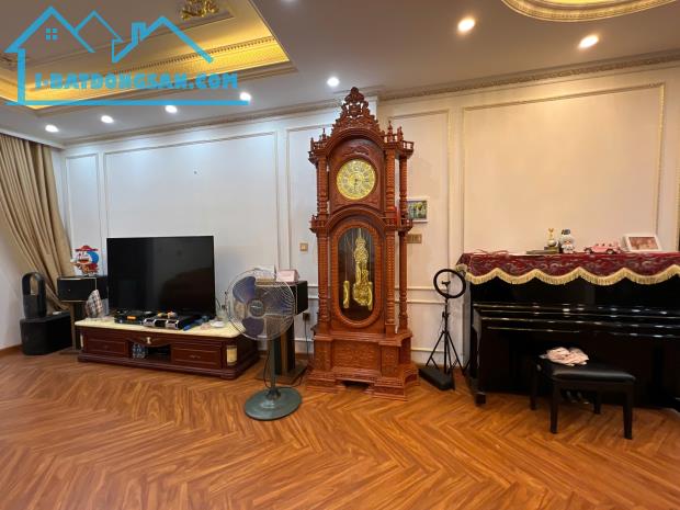 PHONG CÁCH THƯỢNG LƯU, NHÀ VIỆT HƯNG 100M, 5T, MT6M, NỞ HẬU, THANG MÁY, GARA,NỘI THẤT NHẬP - 4
