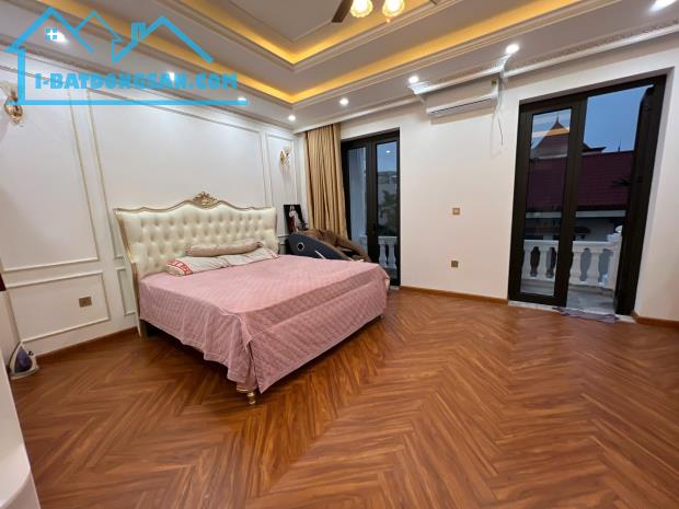 PHONG CÁCH THƯỢNG LƯU, NHÀ VIỆT HƯNG 100M, 5T, MT6M, NỞ HẬU, THANG MÁY, GARA,NỘI THẤT NHẬP
