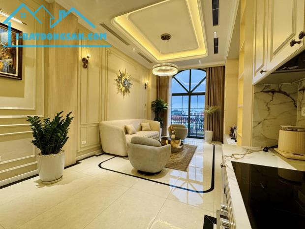 Bán tòa nhà mặt hồ đầm tròn ngõ 135 Đội Cấn 120m 6 tầng mặt tiền 5m - 2