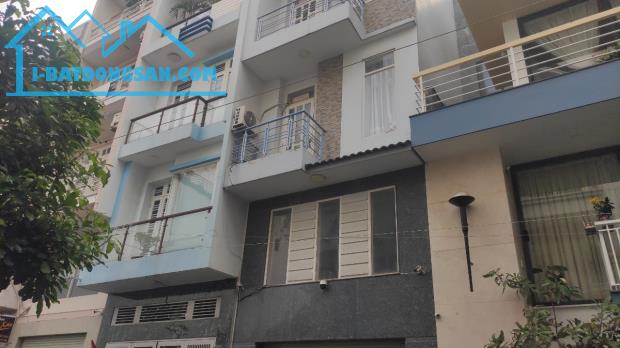 Nhà 5 tầng, hẻm ô tô thông, Số 11 sau Celadon, 3.85 tỷ