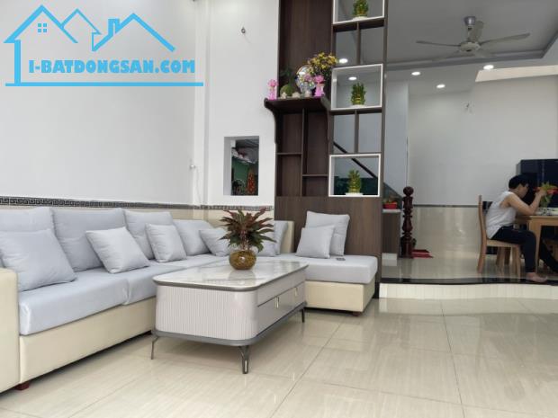 SIÊU PHẨM 3 TẦNG NGANG 5.5M HIẾM - 55M2 - HẺM XE TẢI THÔNG NGAY HỒ VĂN LONG - CHỈ 5 TỶ 100 - 1