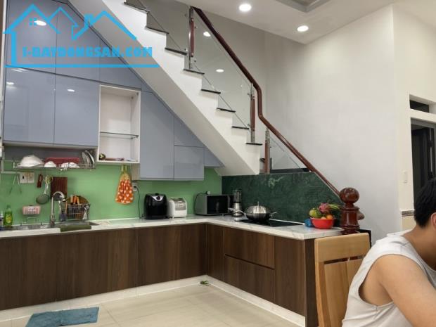 SIÊU PHẨM 3 TẦNG NGANG 5.5M HIẾM - 55M2 - HẺM XE TẢI THÔNG NGAY HỒ VĂN LONG - CHỈ 5 TỶ 100 - 2
