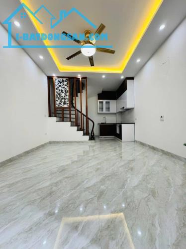 Bán Nhà Vĩnh Hưng 33M x 5T +5,6 Tỷ - Ô Tô 10m- Nhà Mới  - Gần Phố - 1