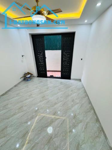 Bán Nhà Vĩnh Hưng 33M x 5T +5,6 Tỷ - Ô Tô 10m- Nhà Mới  - Gần Phố - 2
