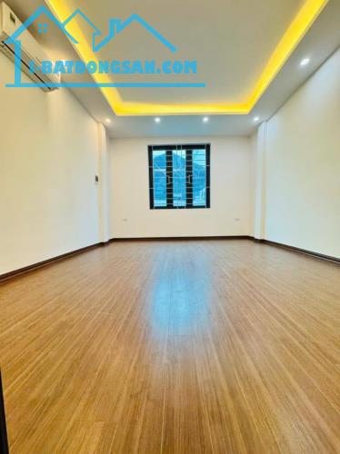 Bán Nhà Vĩnh Hưng 33M x 5T +5,6 Tỷ - Ô Tô 10m- Nhà Mới  - Gần Phố - 4