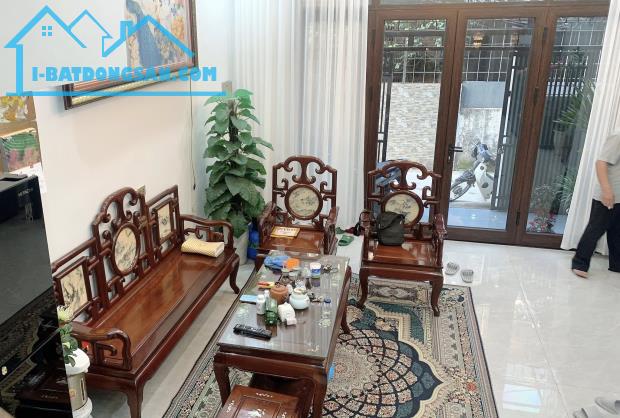 NHÀ ĐẸP 4 TẦNG – 68M² THƯỢNG THANH, LONG BIÊN – 3 THOÁNG - ÔTÔ ĐỖ CỬA - GIÁ 10.5 TỶ