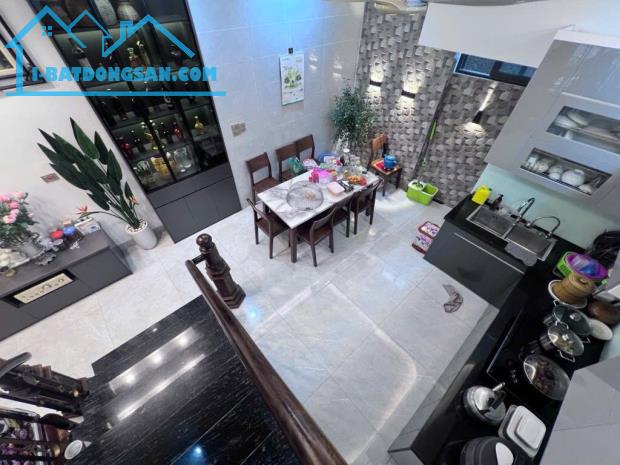 NHÀ ĐẸP 4 TẦNG – 68M² THƯỢNG THANH, LONG BIÊN – 3 THOÁNG - ÔTÔ ĐỖ CỬA - GIÁ 10.5 TỶ - 5