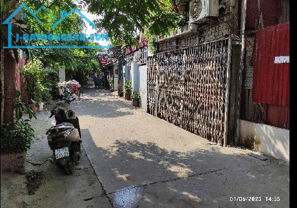 Bán đất khu vực Hồng Hà, Ba Đình giá hiện tại chỉ 5.5 TỶ. Với thông số đẹp.