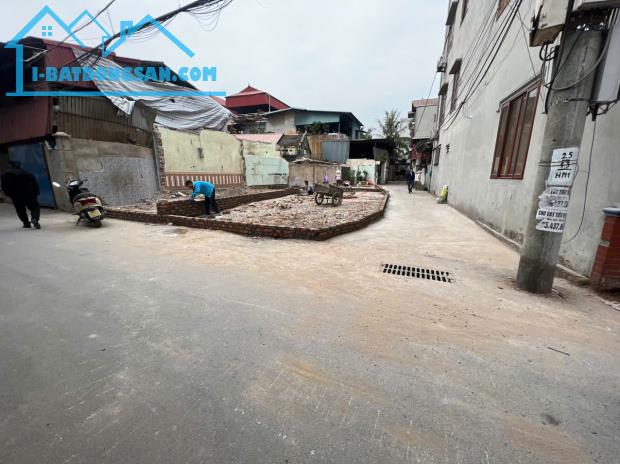NGAY cạnh ủy ban Phường Hương Mạc thành phố Từ Sơn 
 Đường ô tô tránh nhau thoải mái – - 1