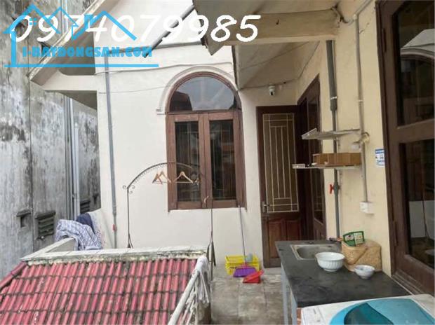 CẦN PASS PHÒNG TẠI TÂY HỒ, HÀ NỘI - Địa chỉ: ngõ 310 đường Nghi Tàm,Yên Phụ, Tây Hồ, Hà
